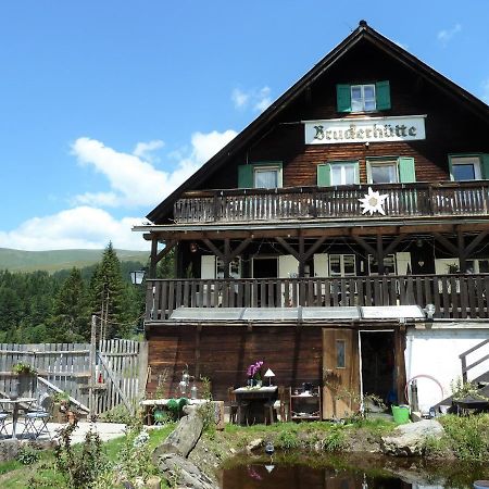 Bruckerhutte Bed & Breakfast Lachtal Exterior photo